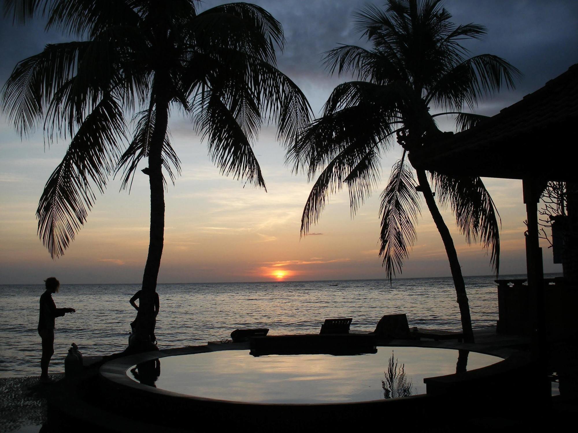 Paradise Palm Beach Bungalows And Dive Center Tulamben Zewnętrze zdjęcie