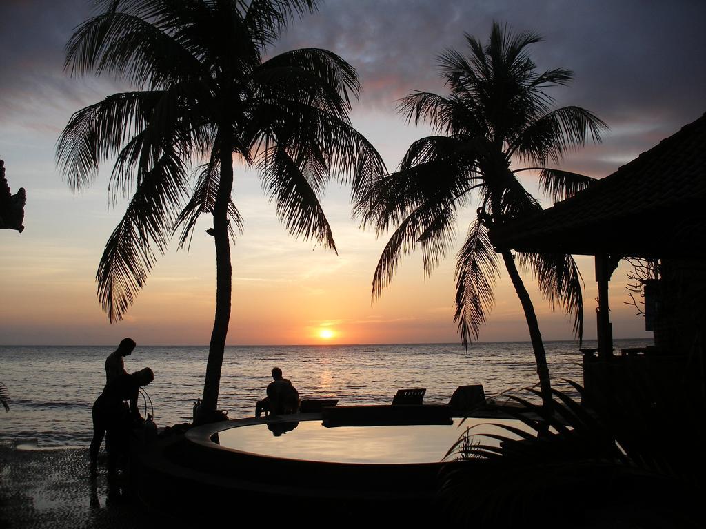 Paradise Palm Beach Bungalows And Dive Center Tulamben Zewnętrze zdjęcie